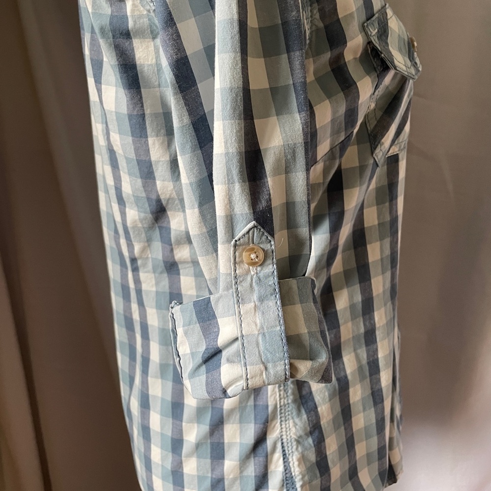 Carhartt button-up shirt, size 0-2 - Picture 5 of 9